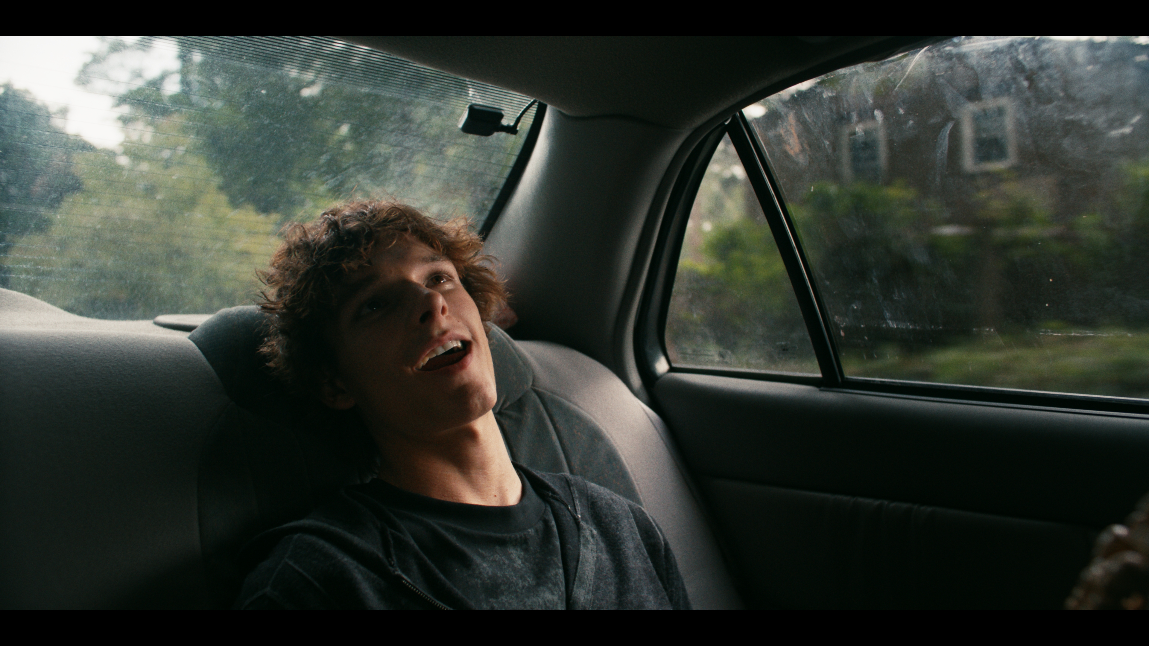 Idiots — frame 15