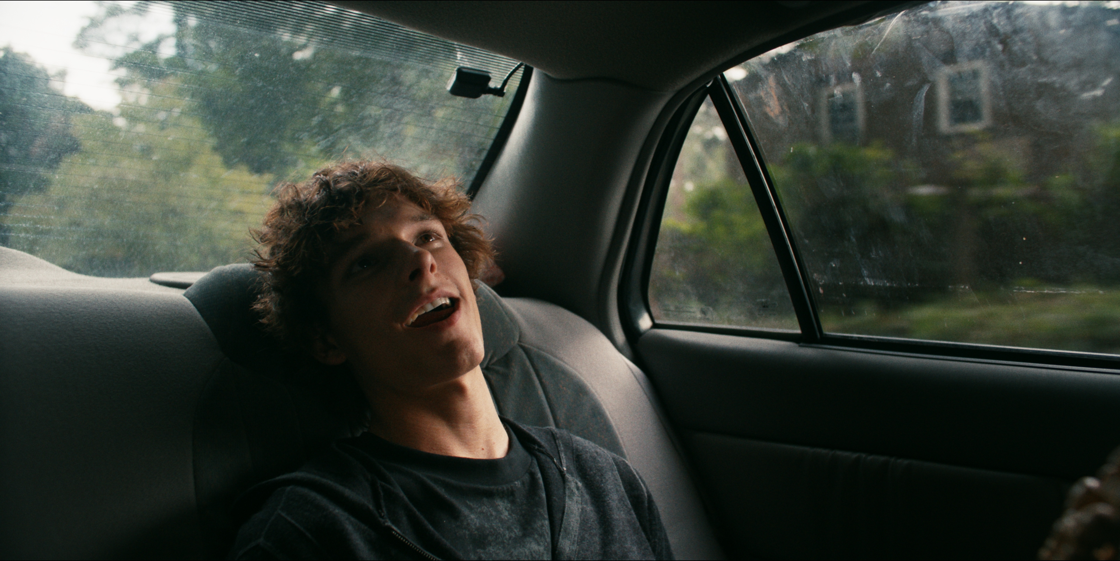 Idiots — frame 16