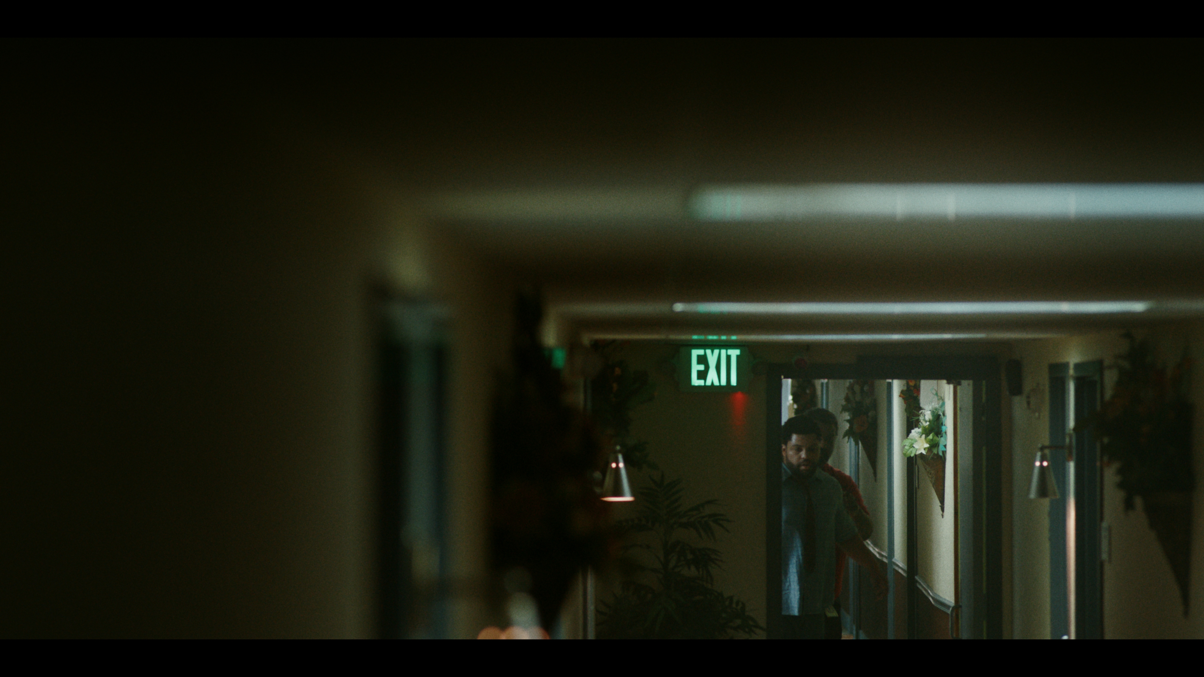 Idiots — frame 32